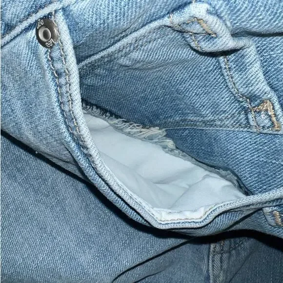 New Lee Mid Rise Boyfriend Short Progress Light size 6M - Picture 5 of 7